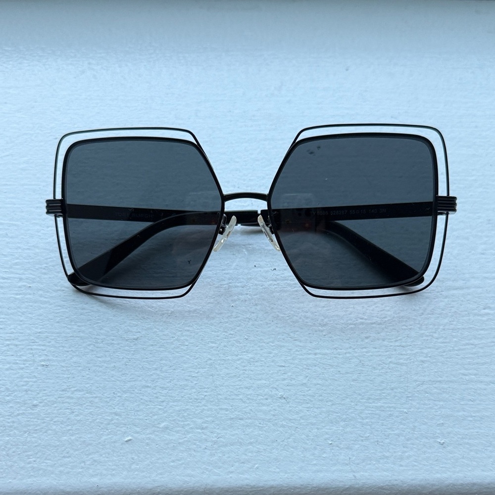 Tory Burch Black Wire Outline Square Frame Sunglasses